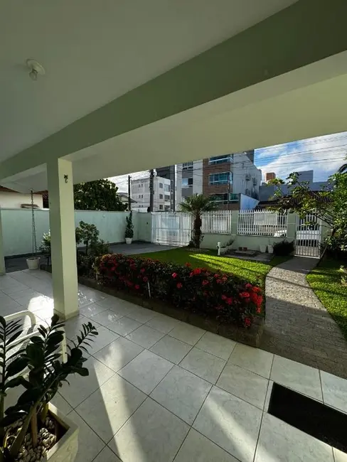 Foto 9 de Casa com 4 quartos à venda, 377m2 em Gravatá, Navegantes - SC