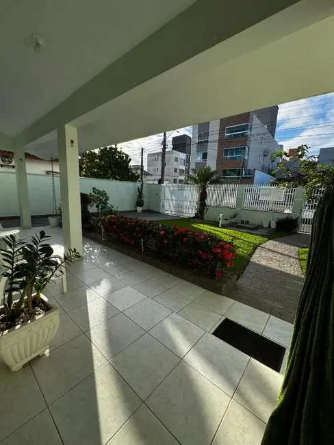 Foto 7 de Casa com 4 quartos à venda, 377m2 em Gravatá, Navegantes - SC