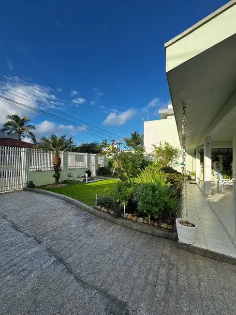 Foto 2 de Casa com 4 quartos à venda, 377m2 em Gravatá, Navegantes - SC