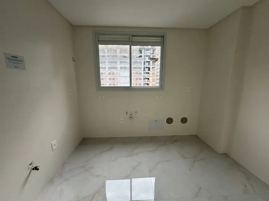 Foto 6 de Apartamento com 2 quartos à venda, 70m2 em Itapema - SC