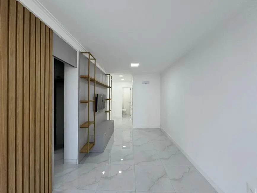 Foto 2 de Apartamento com 2 quartos à venda, 70m2 em Itapema - SC
