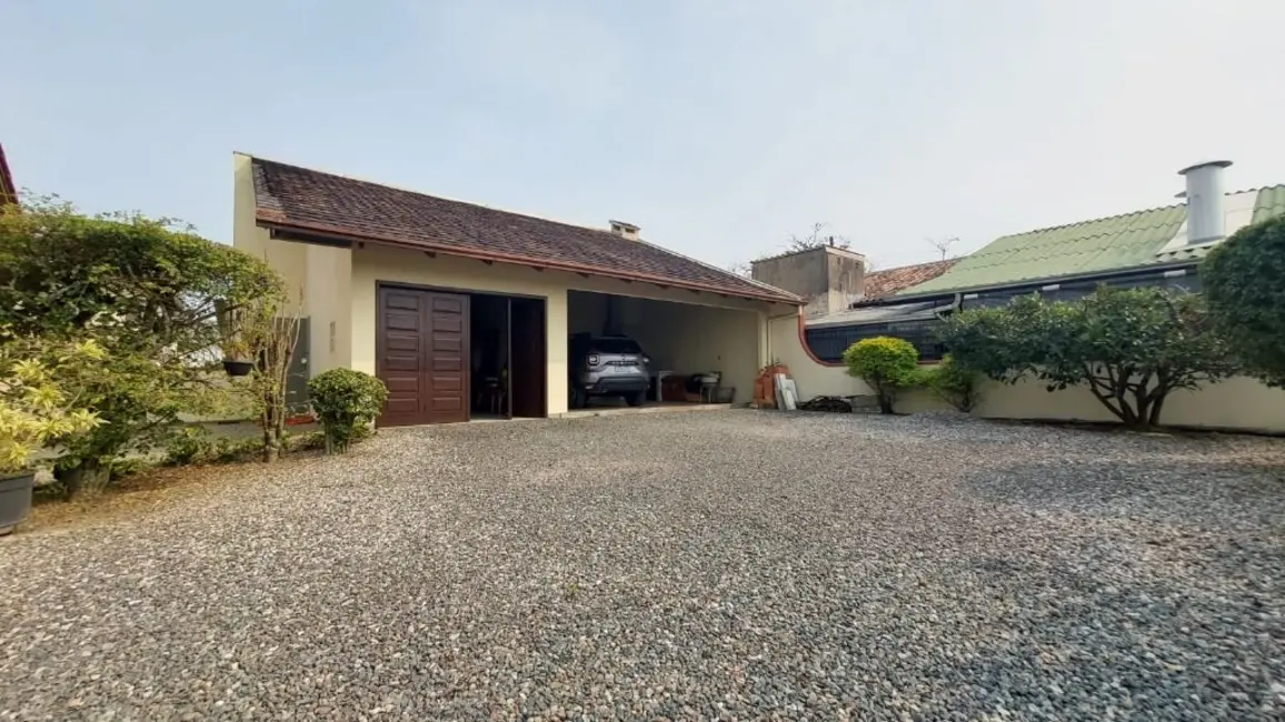 Foto 1 de Terreno / Lote à venda, 325m2 em Meia Praia, Navegantes - SC