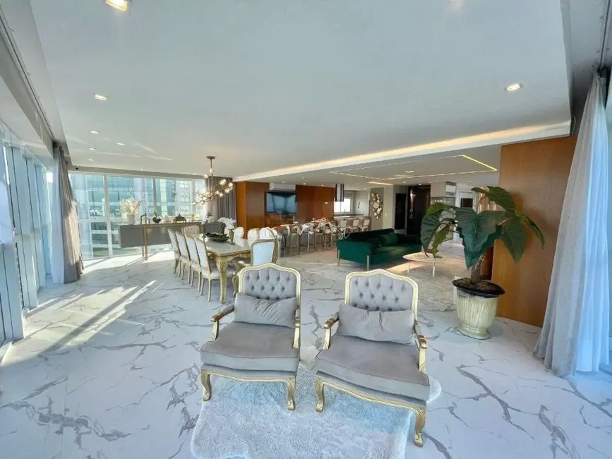 Apartamento com 4 quartos à venda, 283m2 em Pioneiros, Balneario Camboriu - SC - imagem 8 Foto 8 de Apartamento com 4 quartos à venda, 283m2 em Pioneiros, Balneario Camboriu - SC