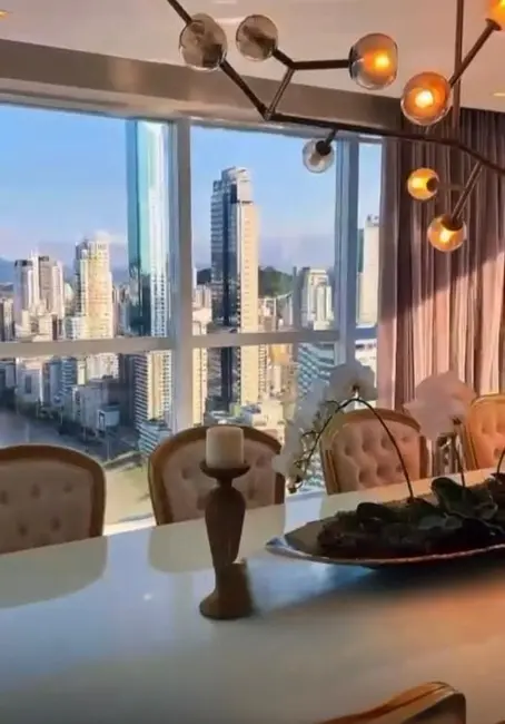Apartamento com 4 quartos à venda, 283m2 em Pioneiros, Balneario Camboriu - SC - imagem 9 Foto 9 de Apartamento com 4 quartos à venda, 283m2 em Pioneiros, Balneario Camboriu - SC