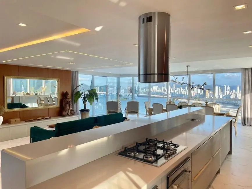 Apartamento com 4 quartos à venda, 283m2 em Pioneiros, Balneario Camboriu - SC - imagem 6 Foto 6 de Apartamento com 4 quartos à venda, 283m2 em Pioneiros, Balneario Camboriu - SC