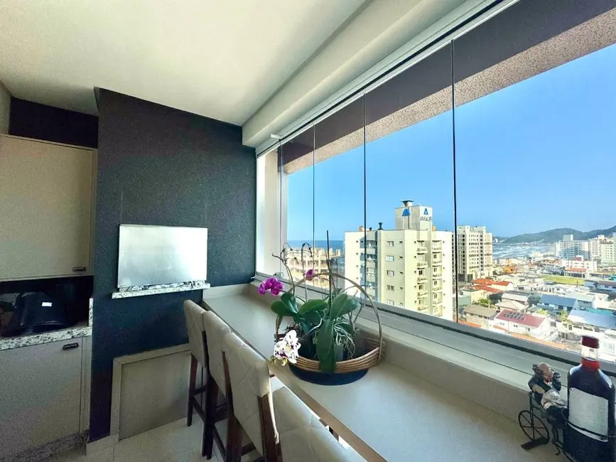 Foto 9 de Apartamento com 2 quartos à venda, 77m2 em Centro, Navegantes - SC