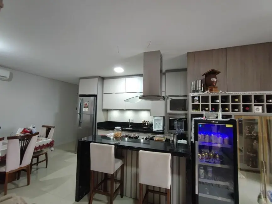 Foto 2 de Apartamento com 3 quartos à venda, 100m2 em Centro, Navegantes - SC