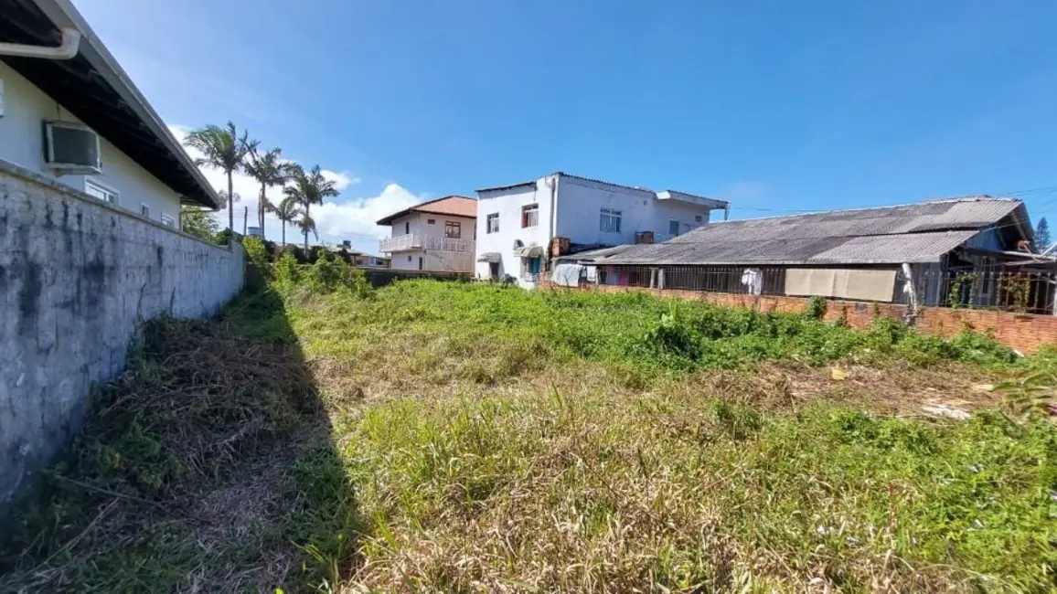 Foto 2 de Terreno / Lote à venda, 300m2 em Meia Praia, Navegantes - SC