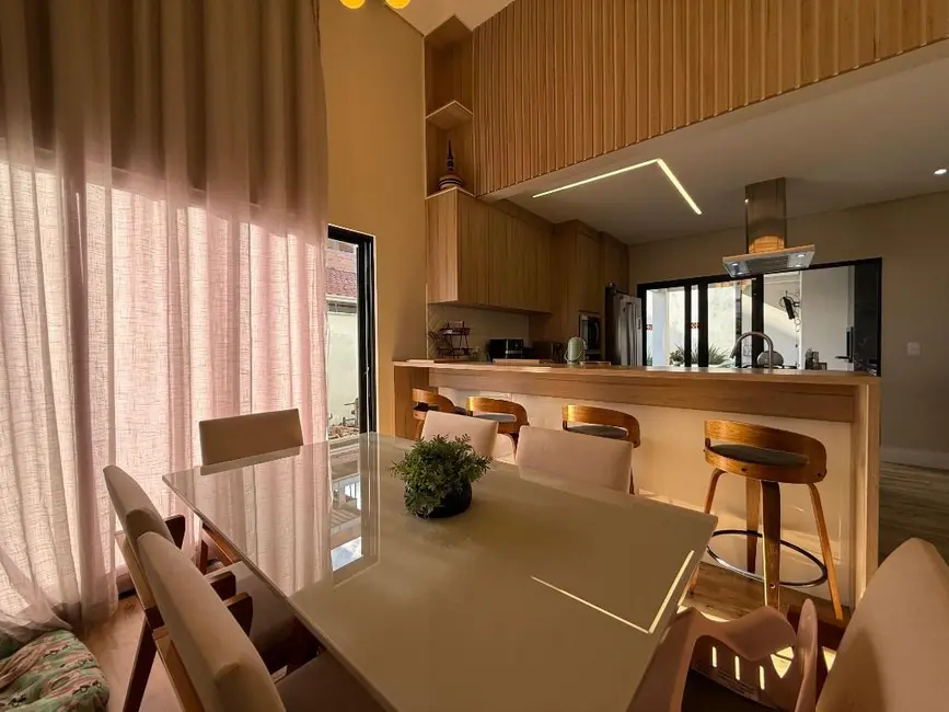 Foto 4 de Casa com 2 quartos à venda, 350m2 em Meia Praia, Navegantes - SC