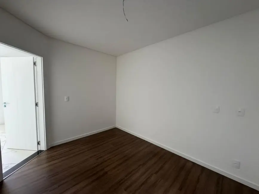 Foto 6 de Sobrado com 3 quartos à venda, 173m2 em Centro, Navegantes - SC