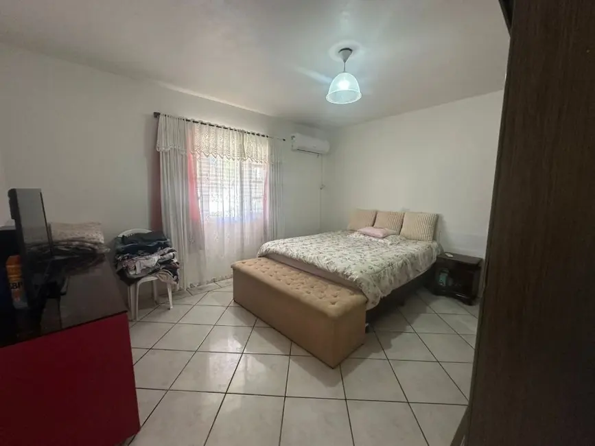 Foto 9 de Casa com 3 quartos à venda, 300m2 em Meia Praia, Navegantes - SC