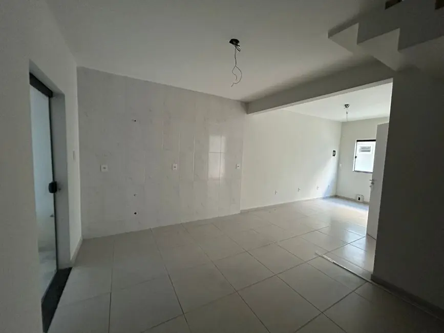 Foto 3 de Sobrado com 2 quartos à venda, 93m2 em Centro, Navegantes - SC