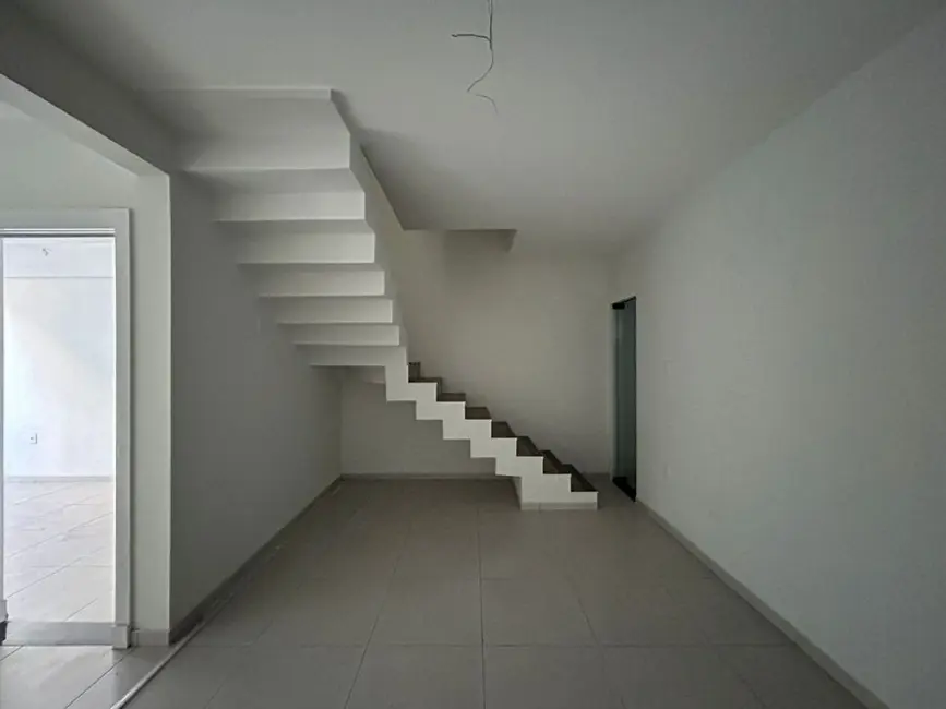 Foto 2 de Sobrado com 2 quartos à venda, 93m2 em Centro, Navegantes - SC