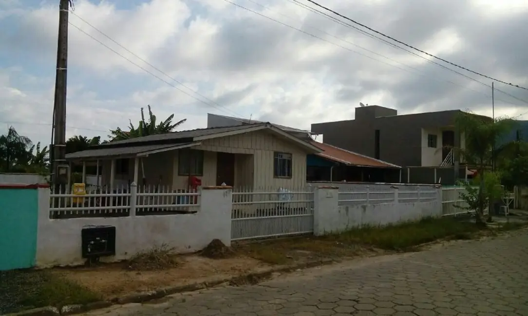 Foto 1 de Terreno / Lote à venda, 354m2 em Gravatá, Navegantes - SC