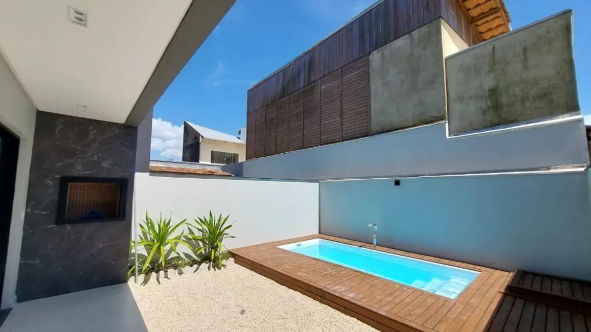 Foto 1 de Casa com 3 quartos à venda, 150m2 em Meia Praia, Navegantes - SC