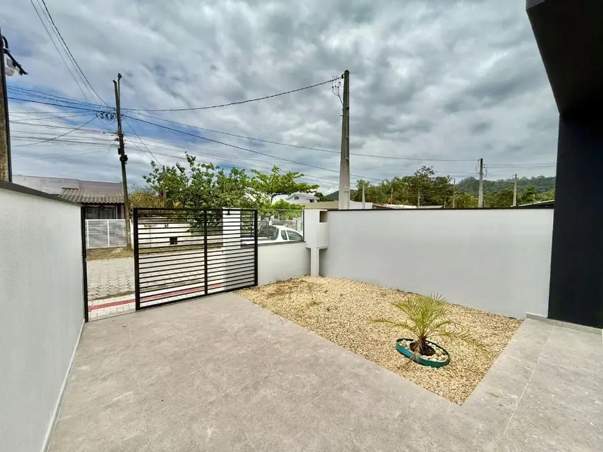 Foto 2 de Casa com 2 quartos à venda, 120m2 em Gravatá, Navegantes - SC