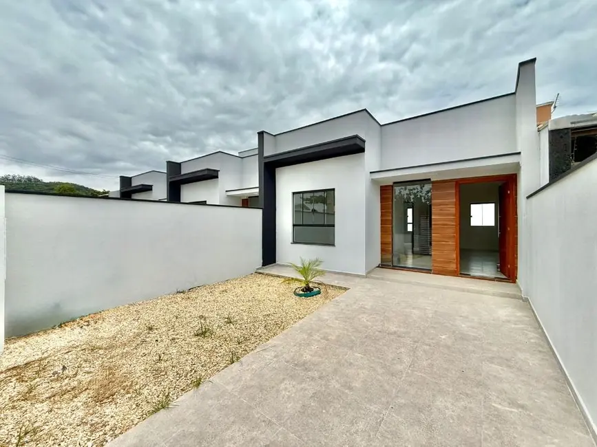 Foto 1 de Casa com 2 quartos à venda, 120m2 em Gravatá, Navegantes - SC