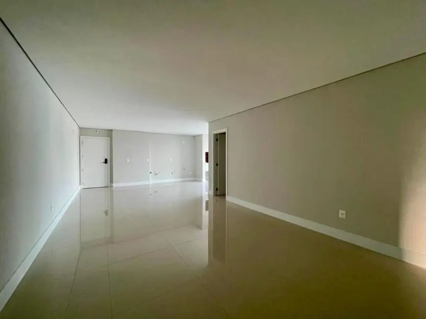 Foto 7 de Apartamento com 3 quartos à venda, 120m2 em Gravatá, Navegantes - SC