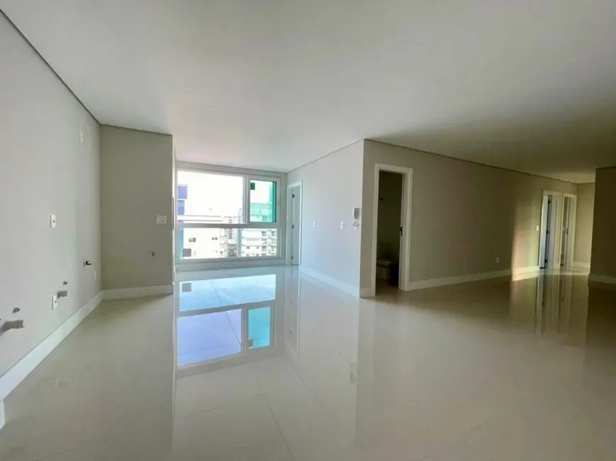 Foto 6 de Apartamento com 3 quartos à venda, 120m2 em Gravatá, Navegantes - SC