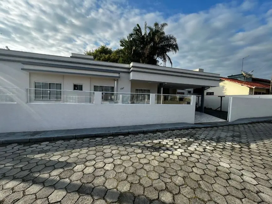 Foto 3 de Casa com 3 quartos à venda, 253m2 em Balneario Picarras - SC