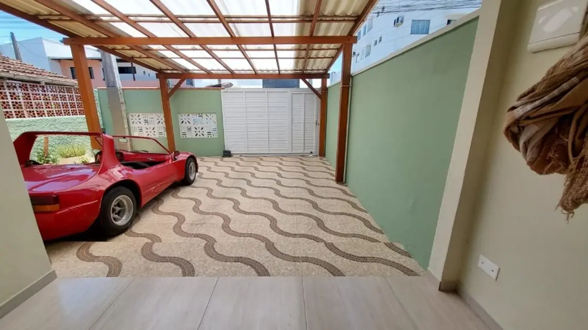 Foto 2 de Casa com 2 quartos à venda, 150m2 em Centro, Navegantes - SC