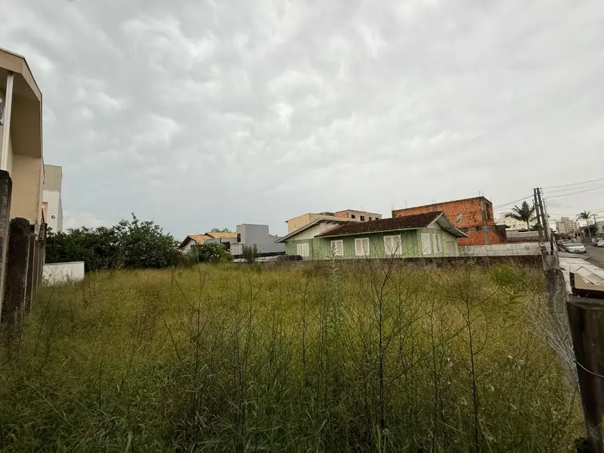 Foto 3 de Terreno / Lote à venda, 312m2 em Centro, Navegantes - SC