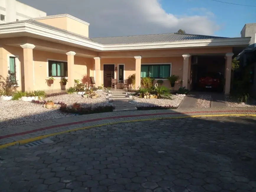 Foto 1 de Casa de Condomínio com 3 quartos à venda, 449m2 em Balneario Picarras - SC