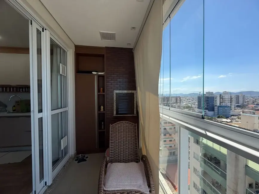 Foto 11 de Apartamento com 2 quartos à venda, 75m2 em Centro, Navegantes - SC