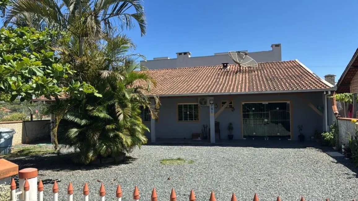 Foto 1 de Casa com 3 quartos à venda, 372m2 em Gravatá, Navegantes - SC