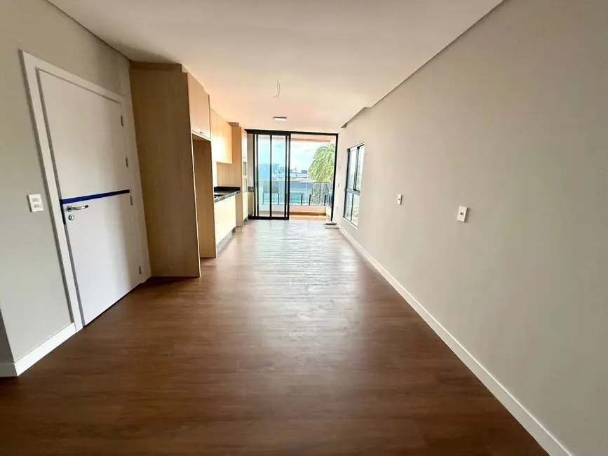 Foto 3 de Apartamento com 2 quartos à venda, 73m2 em Meia Praia, Navegantes - SC