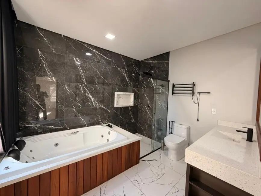 Foto 2 de Casa com 4 quartos à venda, 260m2 em Centro, Navegantes - SC