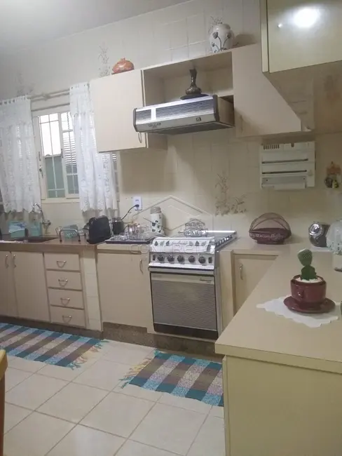 Foto 2 de Casa com 3 quartos à venda, 216m2 em Lencois Paulista - SP