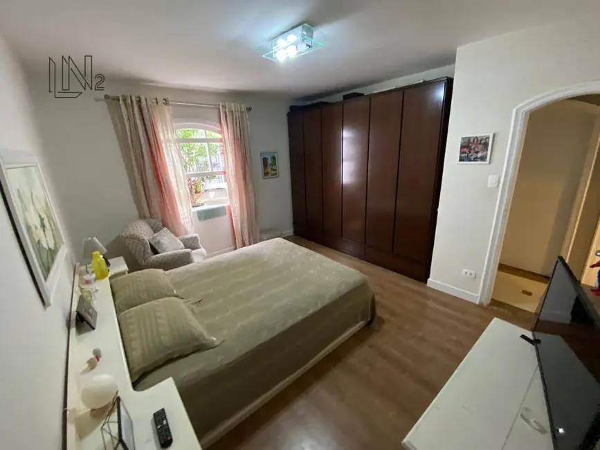 Casa com 3 quartos à venda, 200m2 em Sao Bernardo Do Campo - SP - imagem 8 Foto 8 de Casa com 3 quartos à venda, 200m2 em Sao Bernardo Do Campo - SP