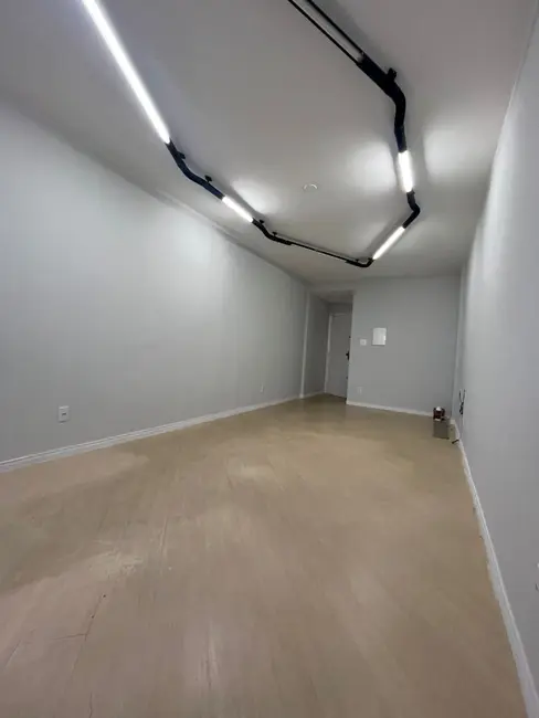 Foto 1 de Sala Comercial para alugar, 32m2 em Santo Antônio, Sao Caetano Do Sul - SP