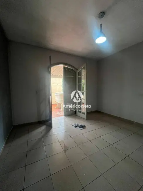 Sobrado com 4 quartos para alugar, 300m2 em São João Clímaco, São Paulo - SP - imagem 7 Foto 7 de Sobrado com 4 quartos para alugar, 300m2 em São João Clímaco, São Paulo - SP