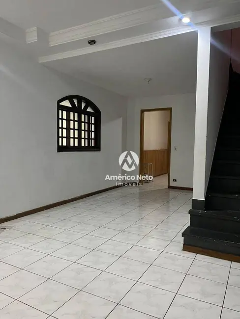 Sobrado com 4 quartos para alugar, 300m2 em São João Clímaco, São Paulo - SP - imagem 4 Foto 4 de Sobrado com 4 quartos para alugar, 300m2 em São João Clímaco, São Paulo - SP