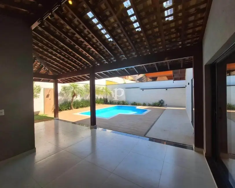 Casa de Condomínio com 3 quartos à venda, 270m2 em Condomínio Residencial Terras do Caribe, Valinhos - SP - imagem 4 Foto 4 de Casa de Condomínio com 3 quartos à venda, 270m2 em Condomínio Residencial Terras do Caribe, Valinhos - SP