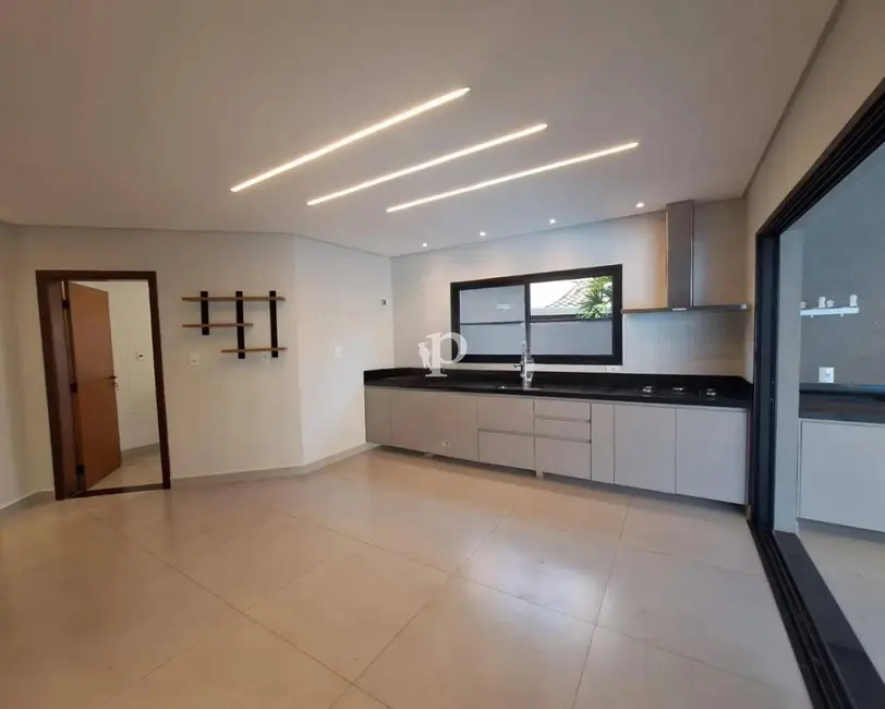 Casa de Condomínio com 3 quartos à venda, 270m2 em Condomínio Residencial Terras do Caribe, Valinhos - SP - imagem 6 Foto 6 de Casa de Condomínio com 3 quartos à venda, 270m2 em Condomínio Residencial Terras do Caribe, Valinhos - SP