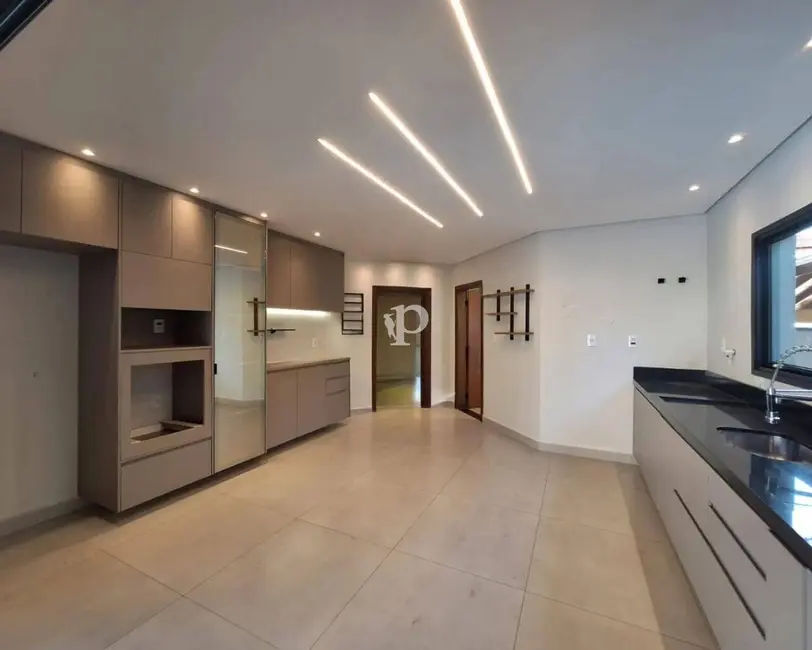 Casa de Condomínio com 3 quartos à venda, 270m2 em Condomínio Residencial Terras do Caribe, Valinhos - SP - imagem 8 Foto 8 de Casa de Condomínio com 3 quartos à venda, 270m2 em Condomínio Residencial Terras do Caribe, Valinhos - SP