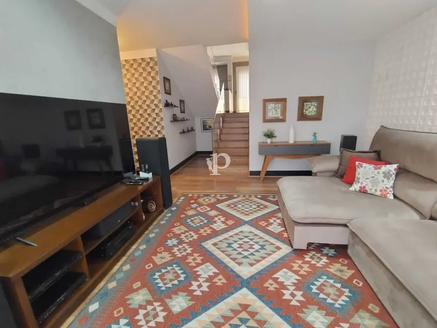 Casa de Condomínio com 3 quartos à venda, 210m2 em Parque Rural Fazenda Santa Cândida, Campinas - SP - imagem 6 Foto 6 de Casa de Condomínio com 3 quartos à venda, 210m2 em Parque Rural Fazenda Santa Cândida, Campinas - SP