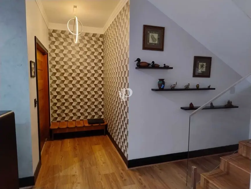 Casa de Condomínio com 3 quartos à venda, 210m2 em Parque Rural Fazenda Santa Cândida, Campinas - SP - imagem 3 Foto 3 de Casa de Condomínio com 3 quartos à venda, 210m2 em Parque Rural Fazenda Santa Cândida, Campinas - SP