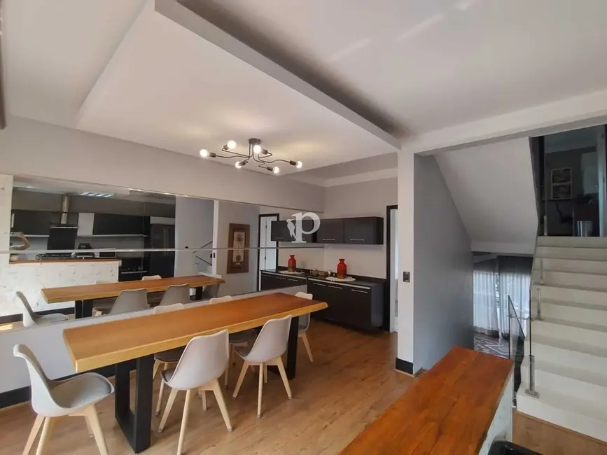 Casa de Condomínio com 3 quartos à venda, 210m2 em Parque Rural Fazenda Santa Cândida, Campinas - SP - imagem 9 Foto 9 de Casa de Condomínio com 3 quartos à venda, 210m2 em Parque Rural Fazenda Santa Cândida, Campinas - SP