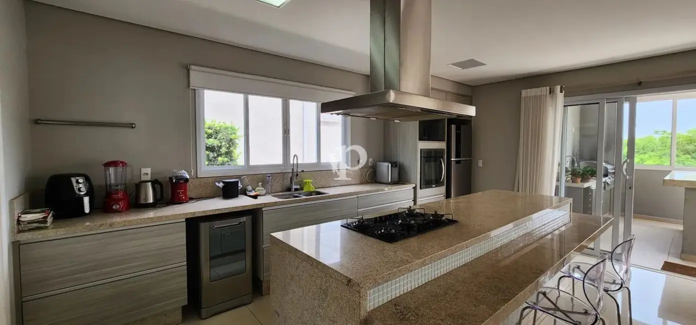 Casa de Condomínio com 3 quartos à venda, 275m2 em Parque das Quaresmeiras, Campinas - SP - imagem 3 Foto 3 de Casa de Condomínio com 3 quartos à venda, 275m2 em Parque das Quaresmeiras, Campinas - SP