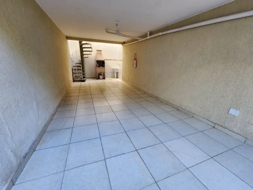 Foto 3 de Casa com 2 quartos para alugar, 180m2 em Chácara Seis de Outubro, São Paulo - SP