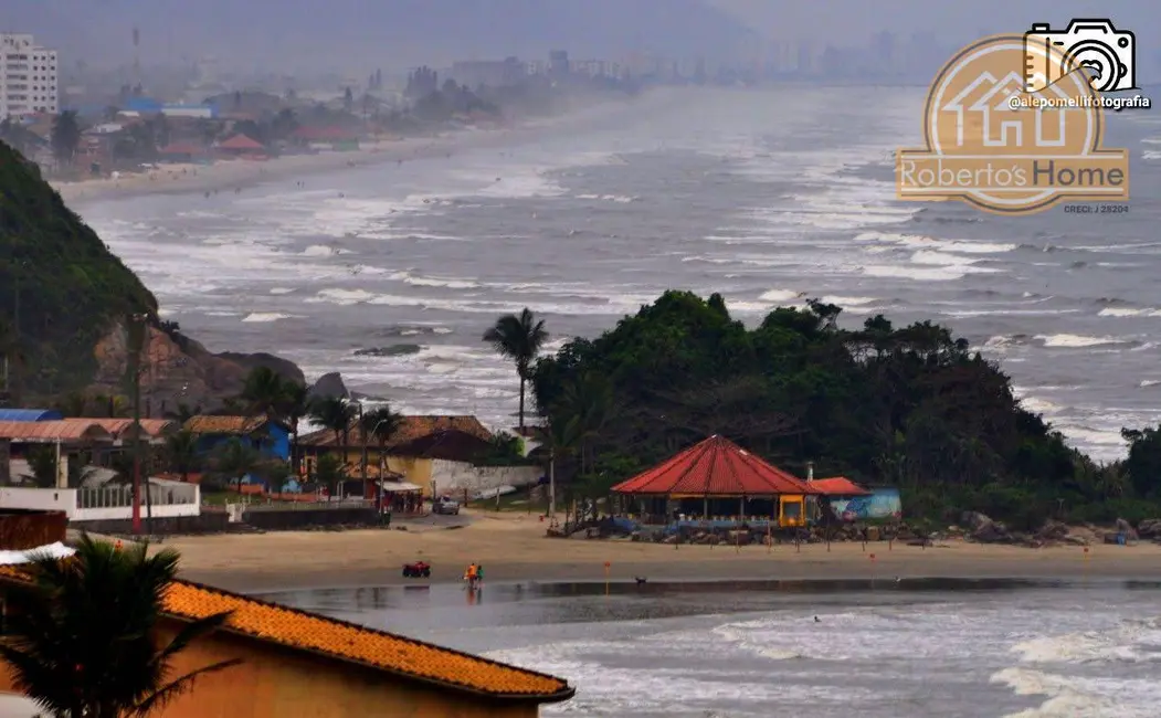 Foto 3 de Casa com 4 quartos à venda, 530m2 em Itanhaem - SP