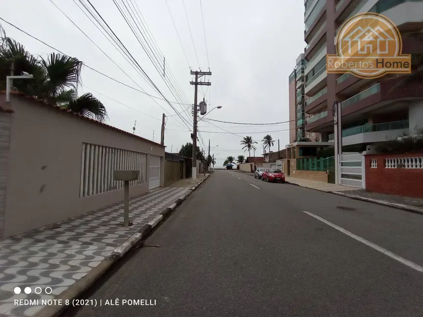 Foto 2 de Casa com 4 quartos à venda, 300m2 em Mongagua - SP