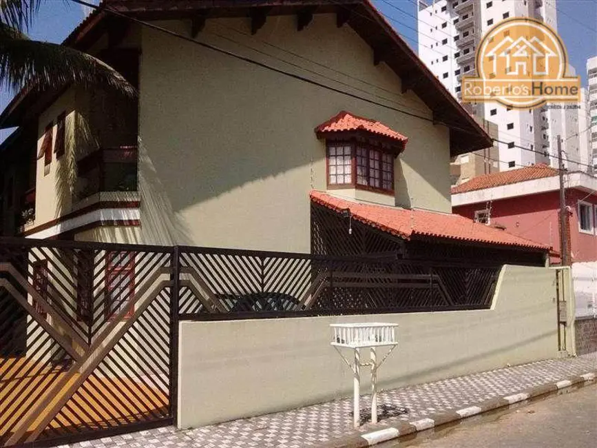 Foto 2 de Sobrado com 3 quartos à venda, 147m2 em Centro, Mongagua - SP