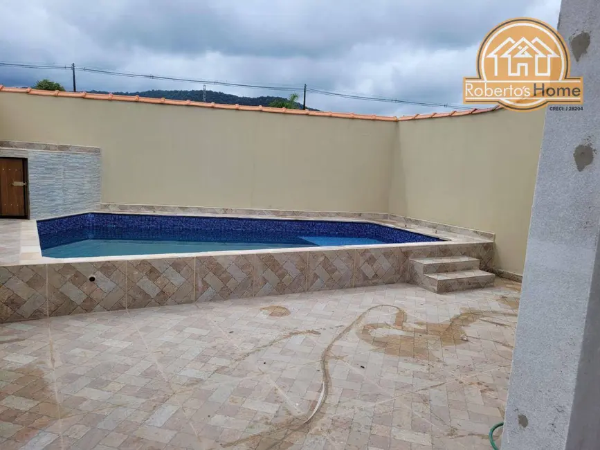 Foto 2 de Casa com 2 quartos à venda, 85m2 em Itanhaem - SP