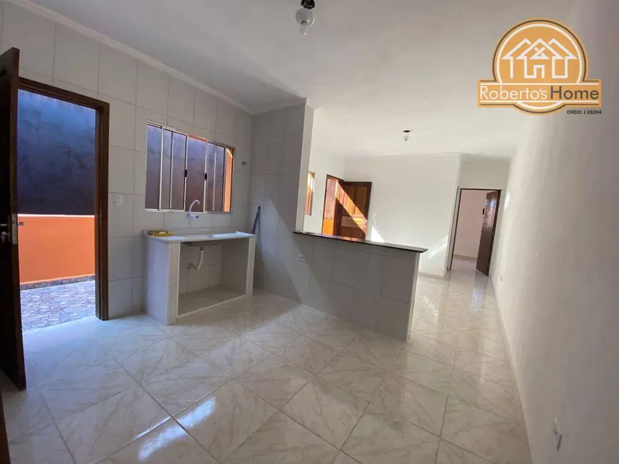 Foto 2 de Casa com 2 quartos à venda, 126m2 em Mongagua - SP