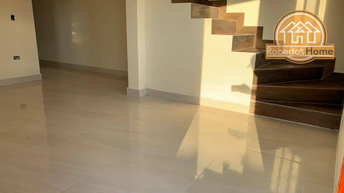 Foto 2 de Sobrado com 2 quartos à venda, 138m2 em Mongagua - SP